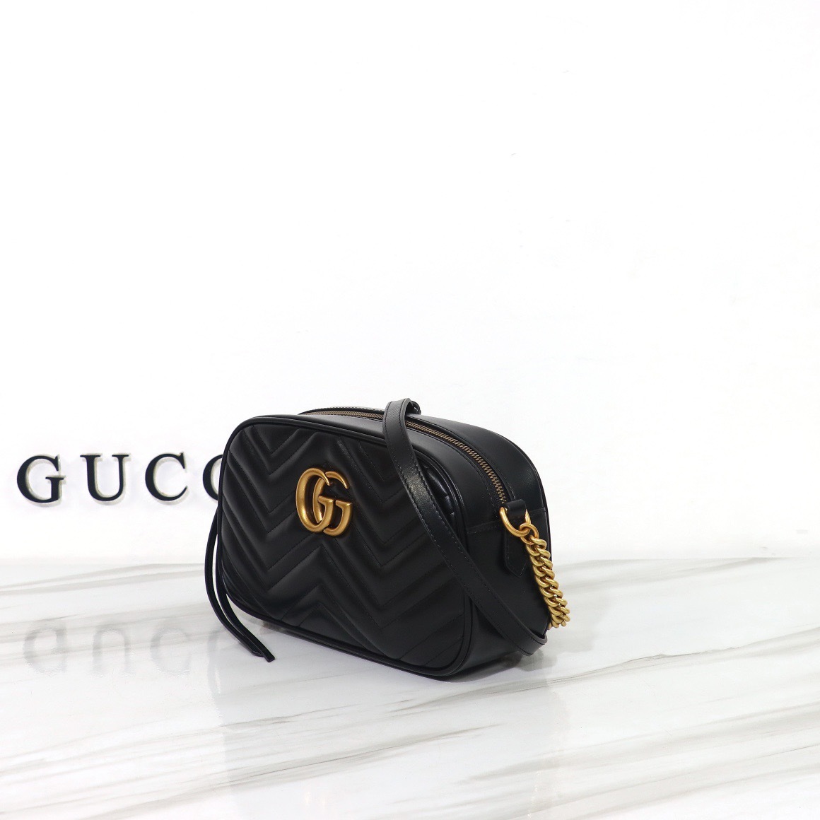 GUCCI GG MARMONT SMALL CCAMERA BAG