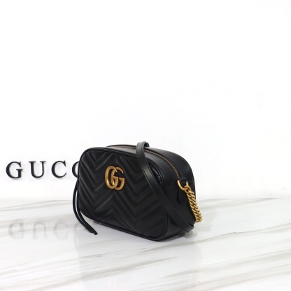 GUCCI GG MARMONT SMALL CCAMERA BAG