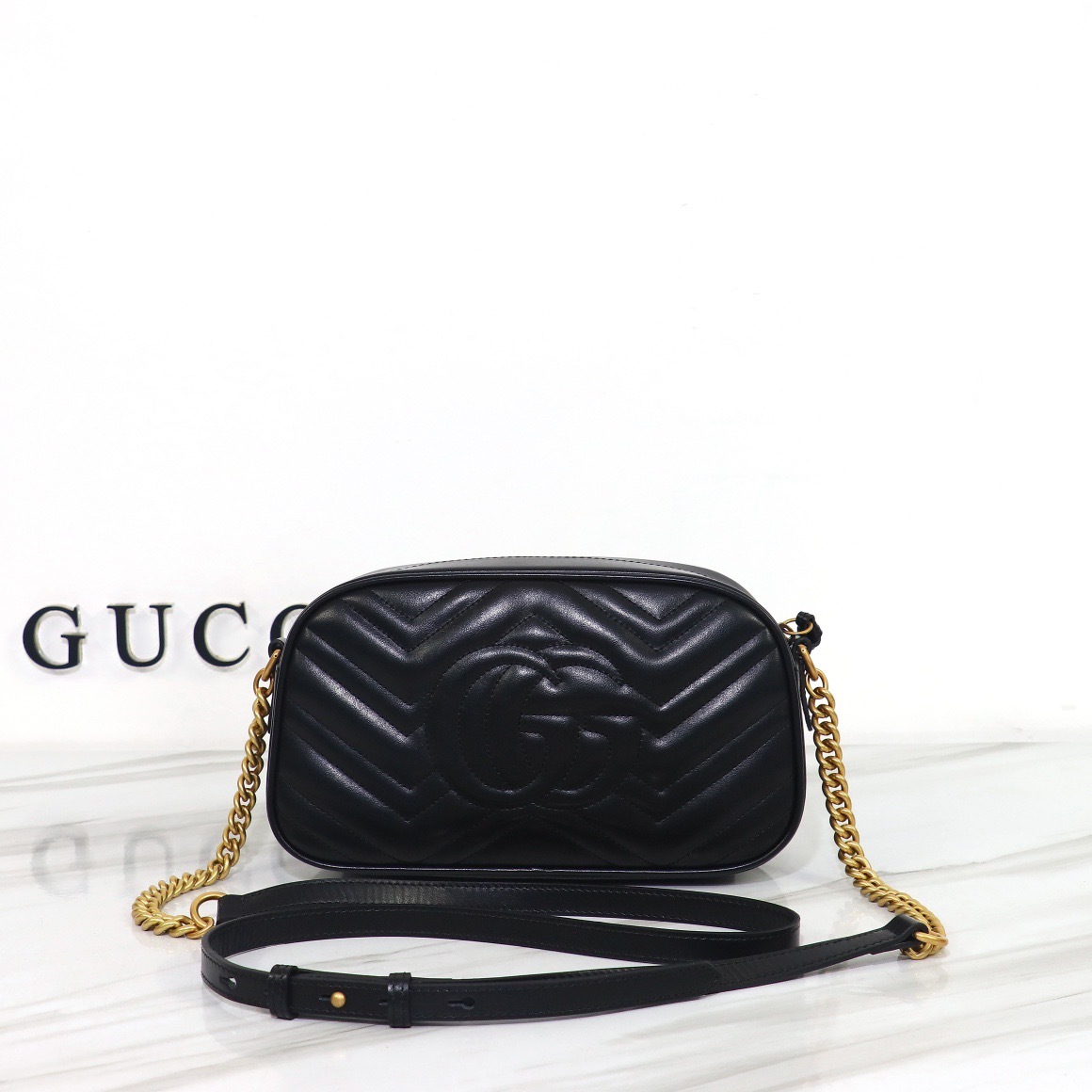 GUCCI GG MARMONT SMALL CCAMERA BAG