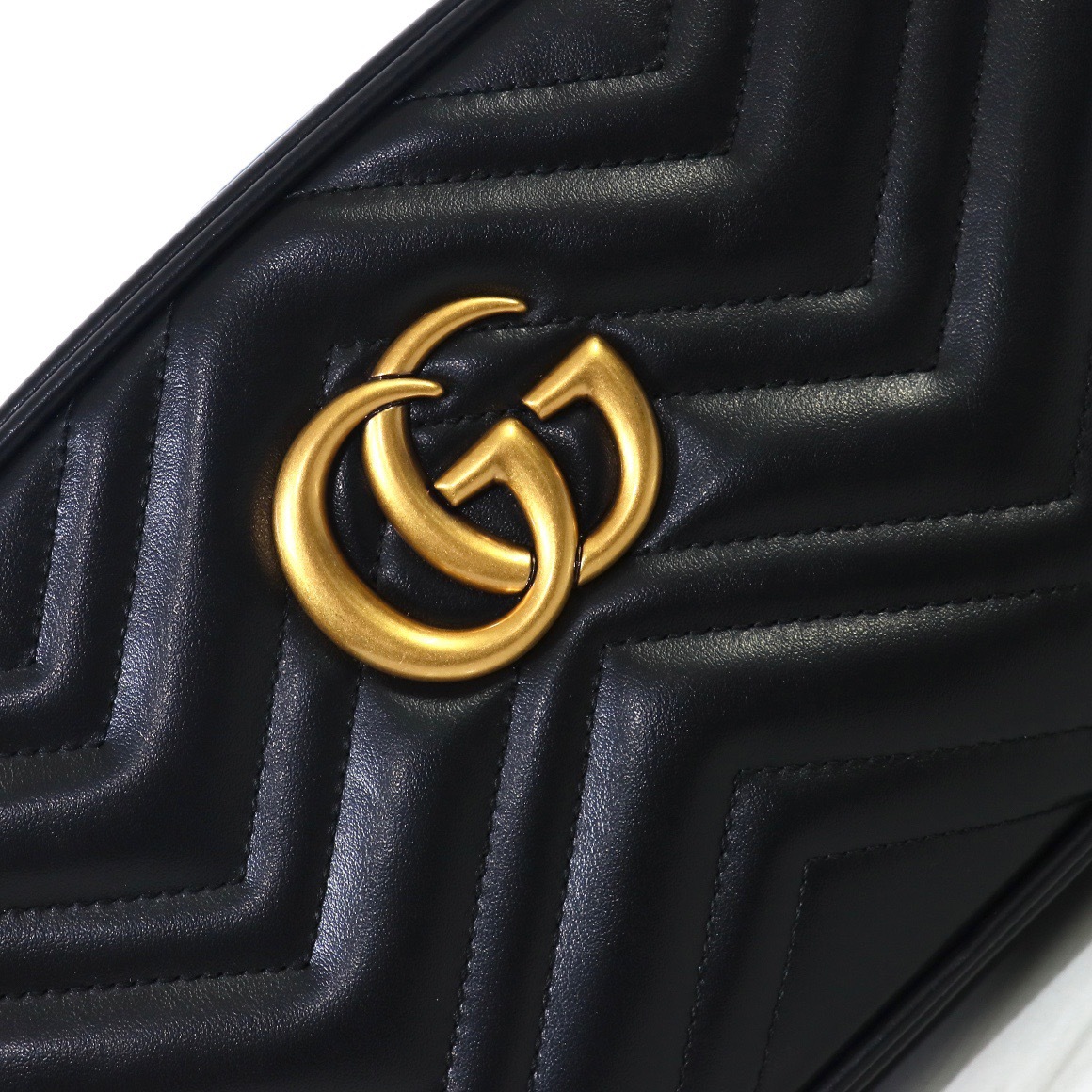 GUCCI GG MARMONT SMALL CCAMERA BAG