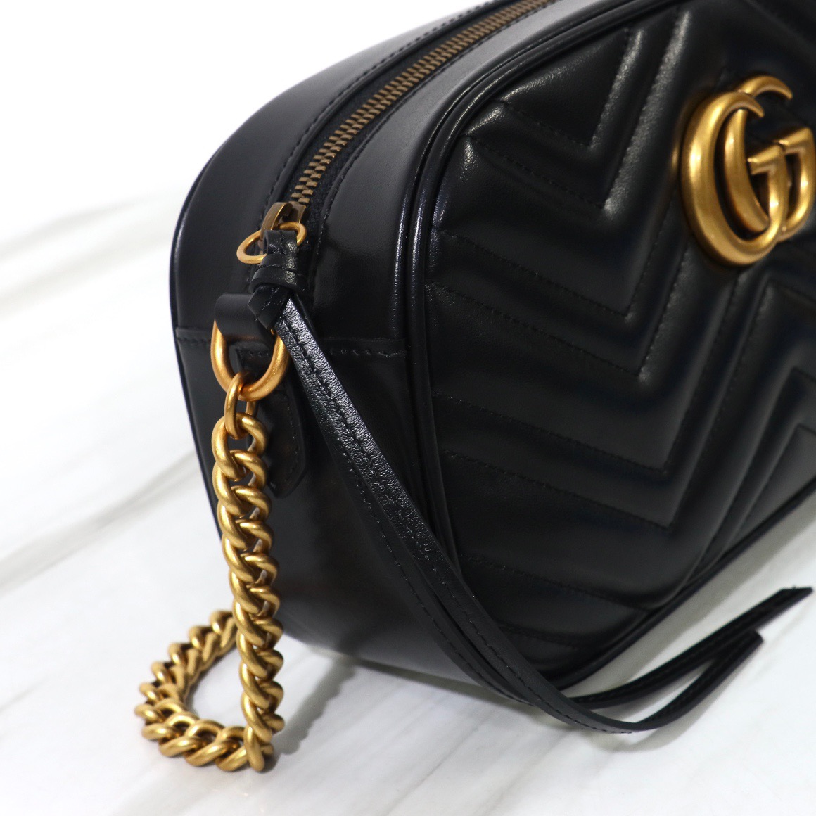 GUCCI GG MARMONT SMALL CCAMERA BAG