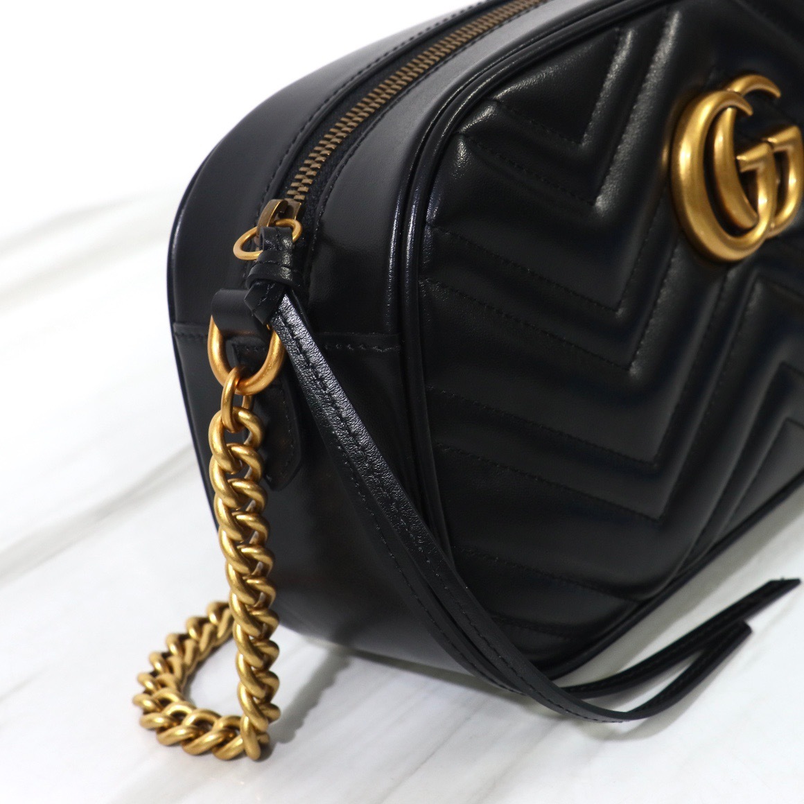 GUCCI GG MARMONT SMALL CCAMERA BAG