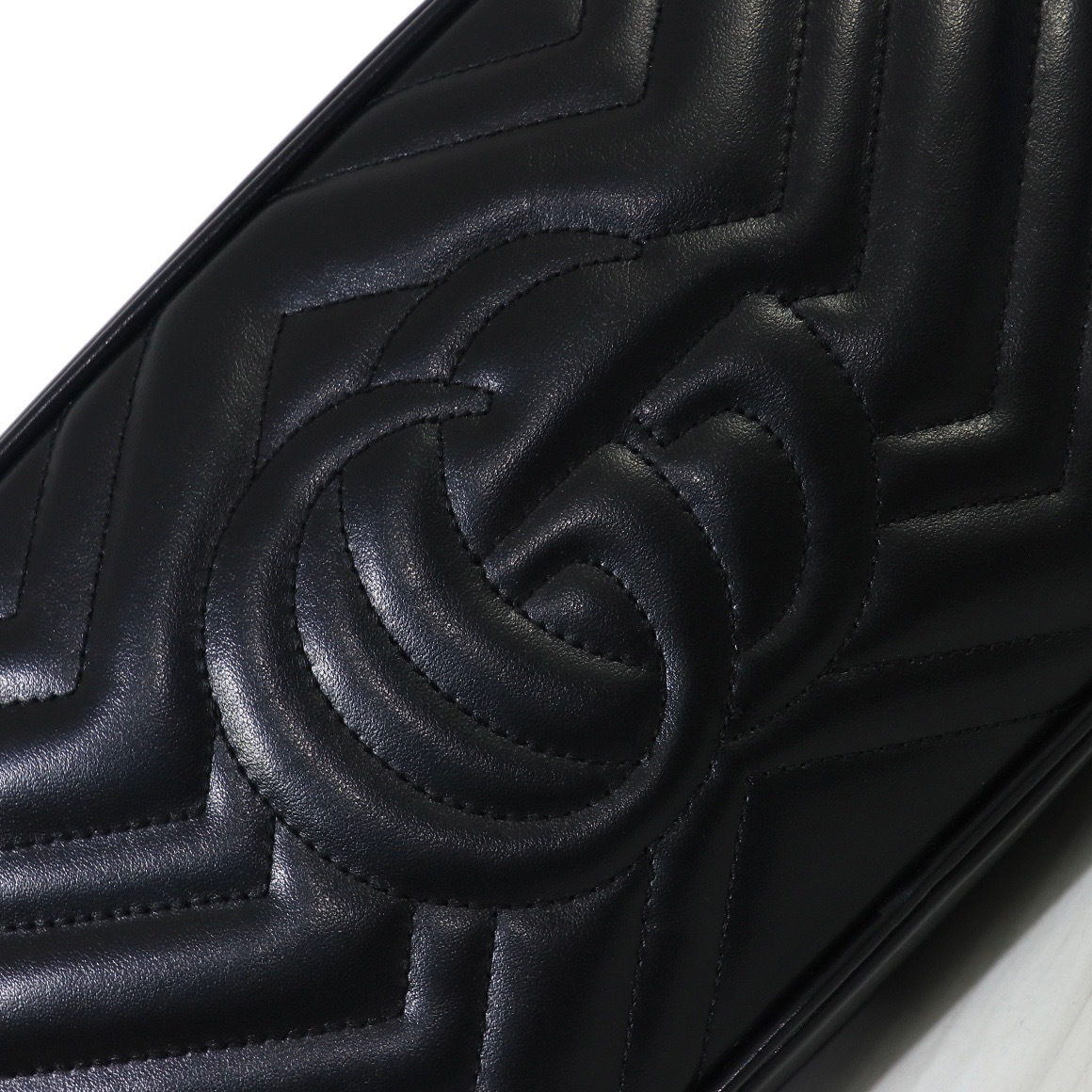 GUCCI GG MARMONT SMALL CCAMERA BAG