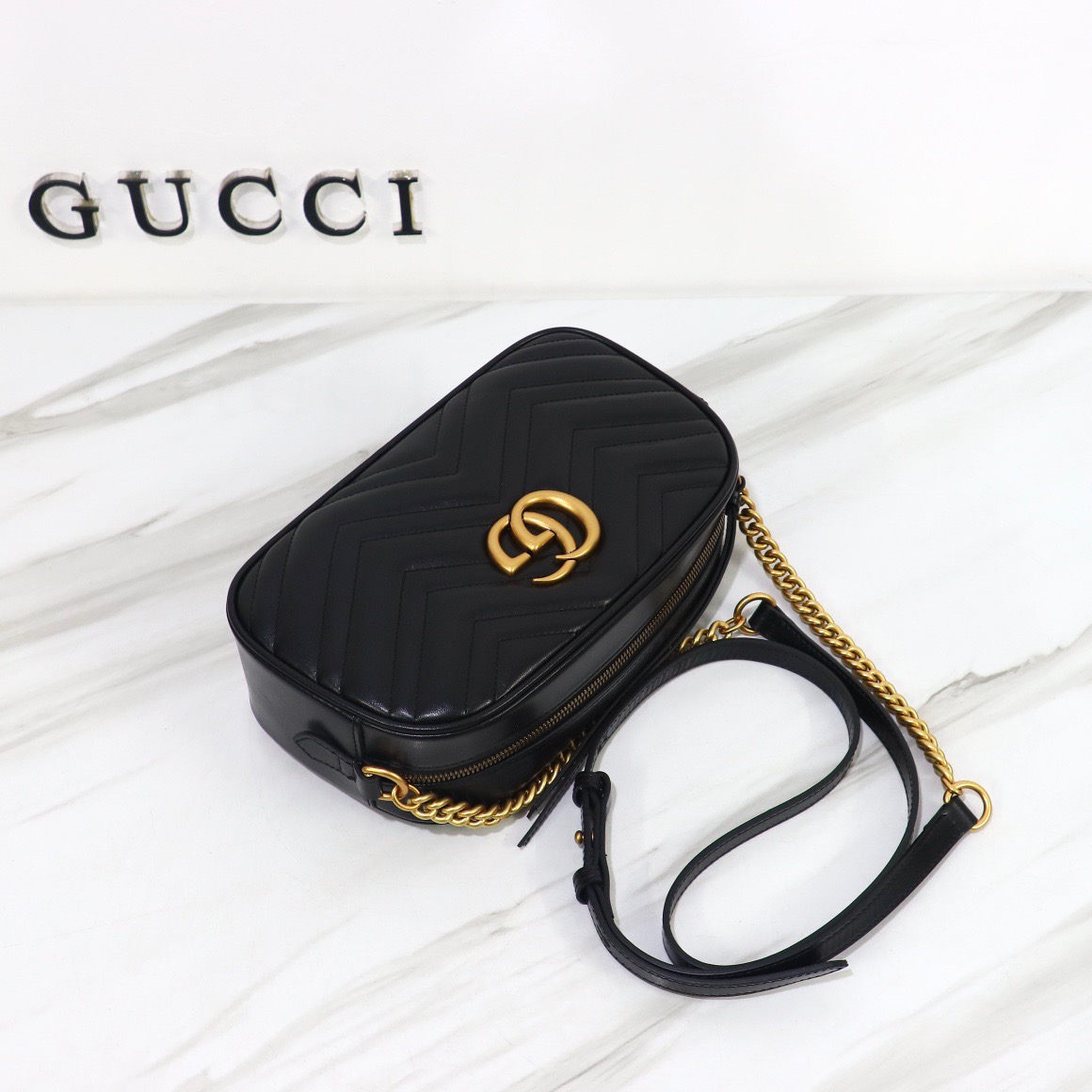 GUCCI GG MARMONT SMALL CCAMERA BAG