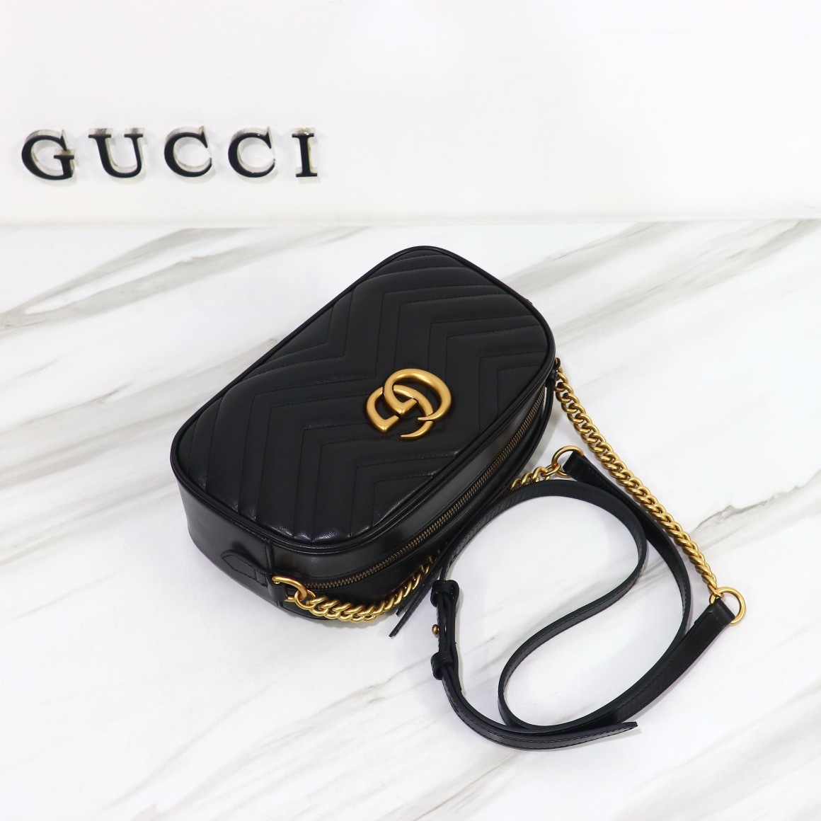 GUCCI GG MARMONT SMALL CCAMERA BAG