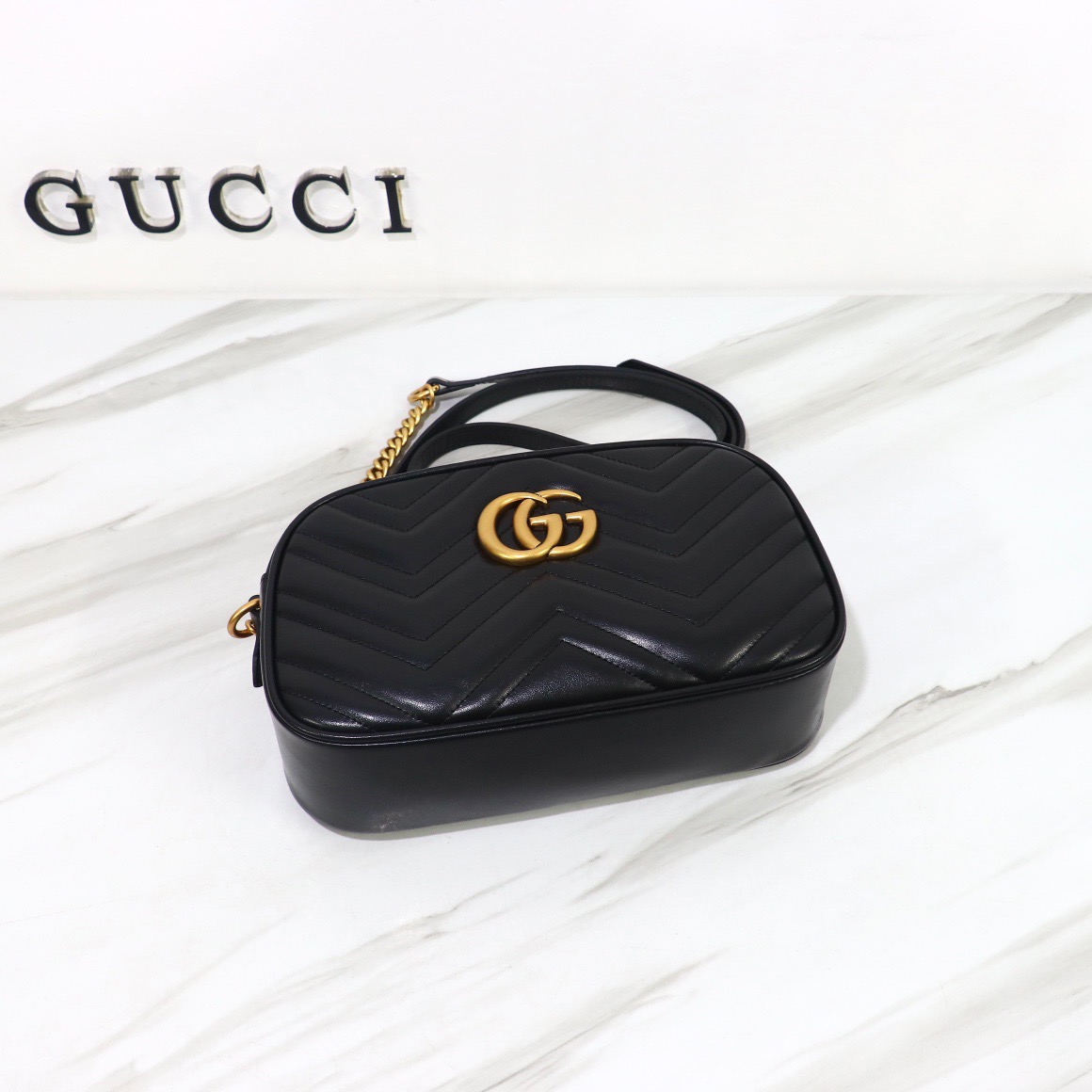 GUCCI GG MARMONT SMALL CCAMERA BAG
