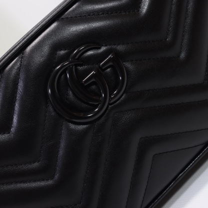 GUCCI GG MARMONT SMALL CCAMERA BAG
