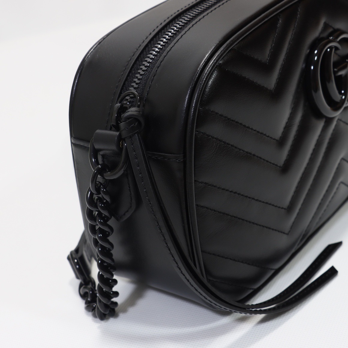 GUCCI GG MARMONT SMALL CCAMERA BAG