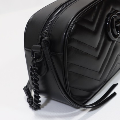 GUCCI GG MARMONT SMALL CCAMERA BAG