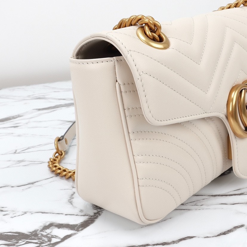 GUCCI GG MARMONT MEDIUM SHOULDER BAG