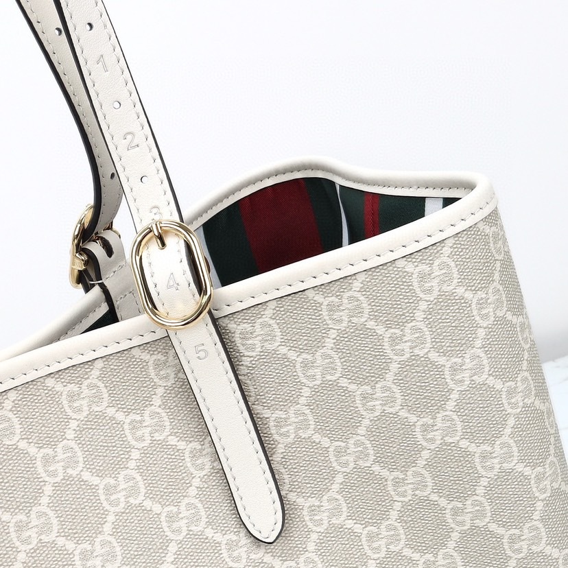 GUCCI GG EMBLEM LARGR TOTE BAG