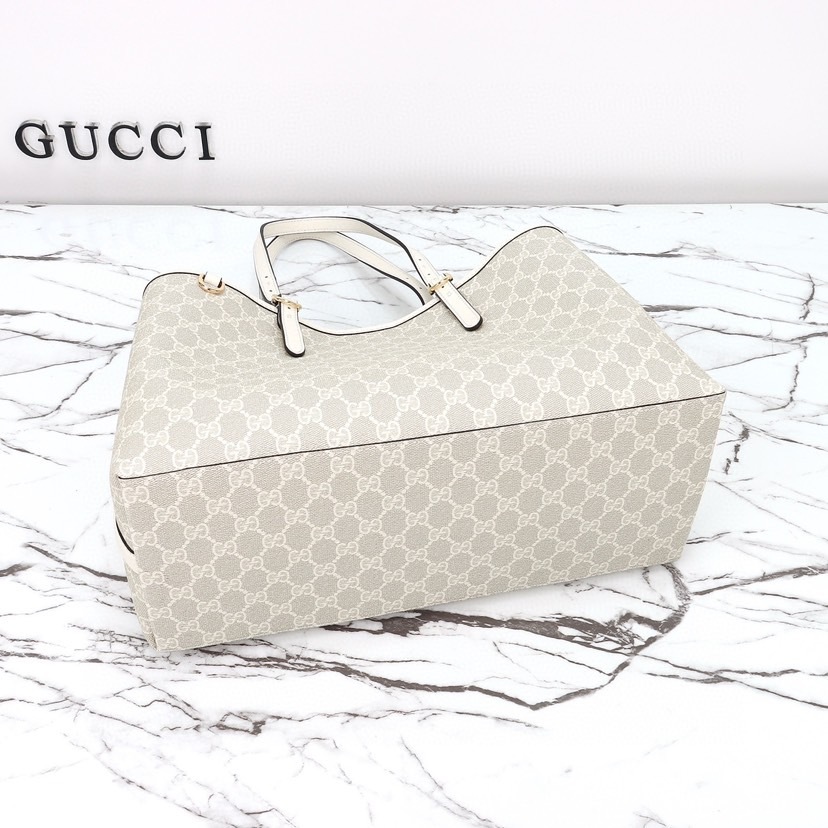 GUCCI GG EMBLEM LARGR TOTE BAG