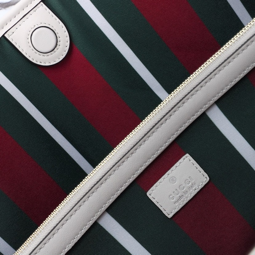 GUCCI GG EMBLEM LARGR TOTE BAG