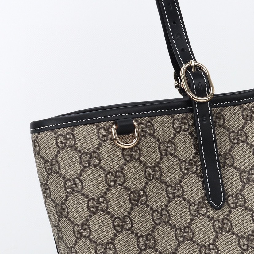 GUCCI GG EMBLEM LARGR TOTE BAG
