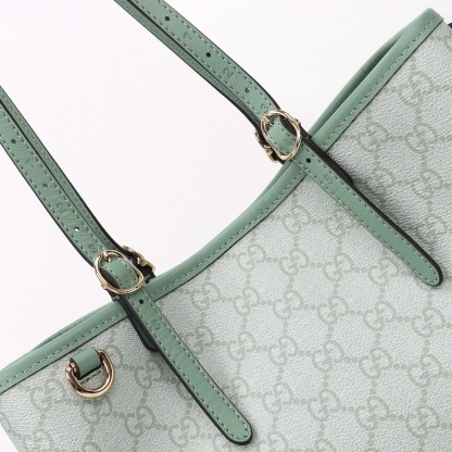 GUCCI GG EMBLEM MEDIUM TOTE BAG
