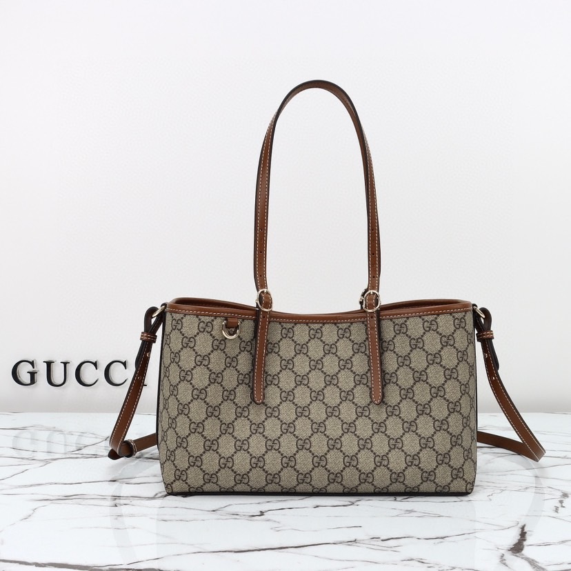 GUCCI GG EMBLEM MEDIUM TOTE BAG