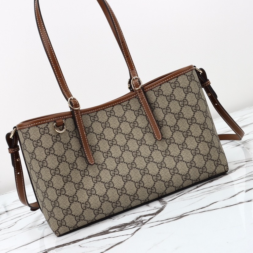 GUCCI GG EMBLEM MEDIUM TOTE BAG