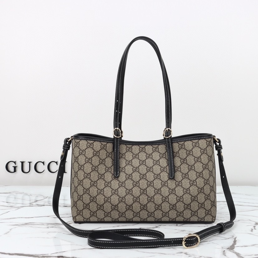 GUCCI GG EMBLEM MEDIUM TOTE BAG