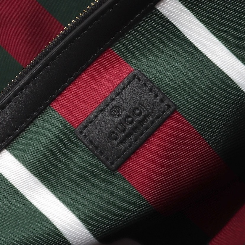GUCCI GG EMBLEM MEDIUM TOTE BAG