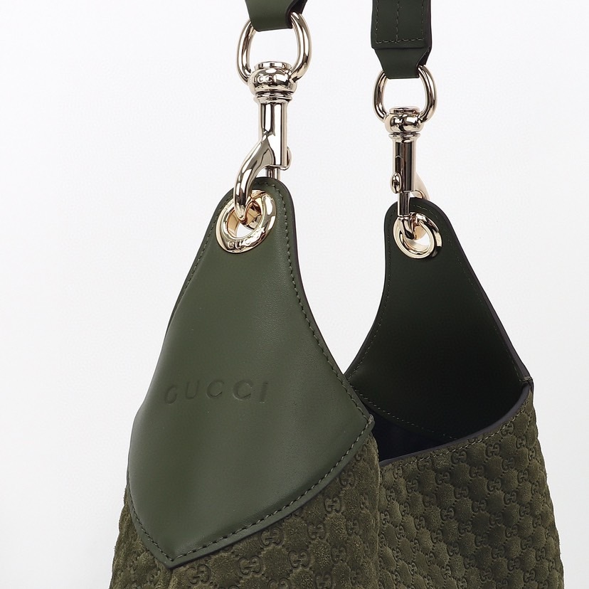 GUCCI B MEDIUM SHOULDER BAG
