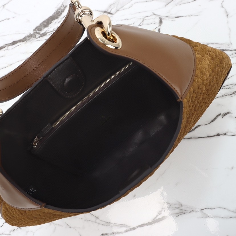 GUCCI B MEDIUM SHOULDER BAG