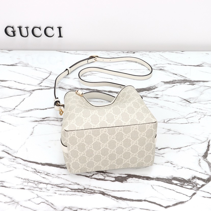 GUCCI GG EMBLEM MINI BUCKER BAG