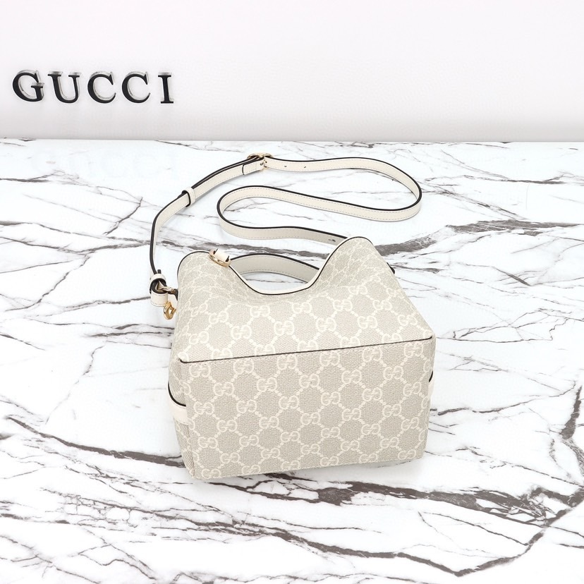 GUCCI GG EMBLEM MINI BUCKER BAG