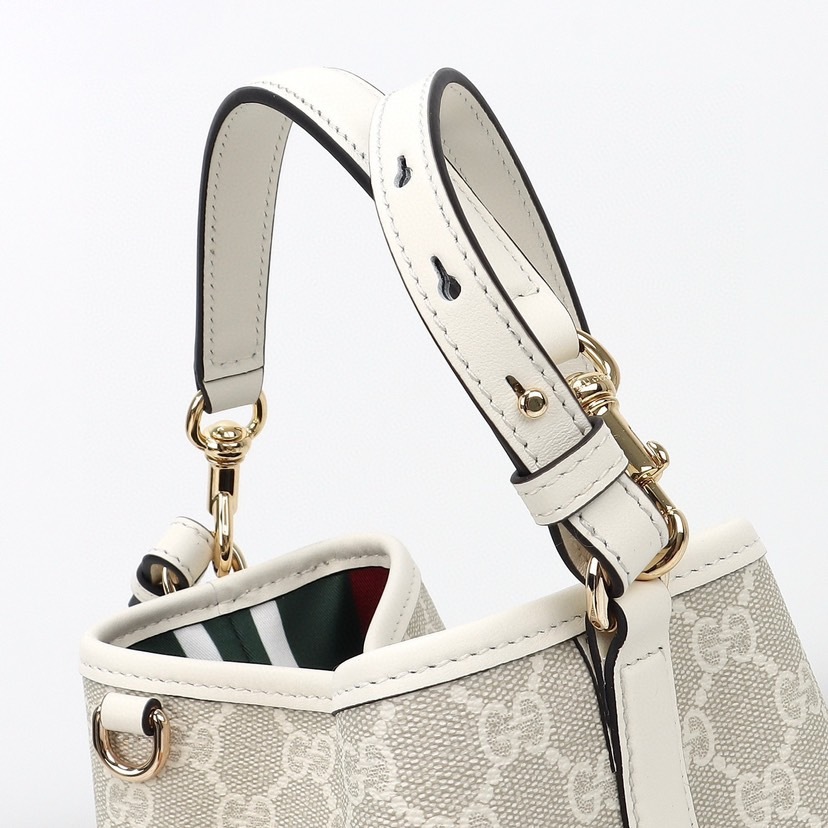 GUCCI GG EMBLEM MINI BUCKER BAG