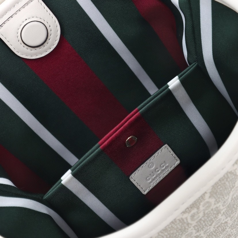 GUCCI GG EMBLEM MINI BUCKER BAG