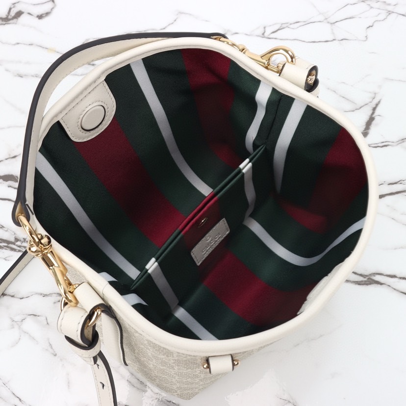 GUCCI GG EMBLEM MINI BUCKER BAG