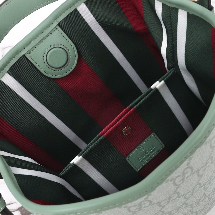 GUCCI GG EMBLEM MINI BUCKER BAG