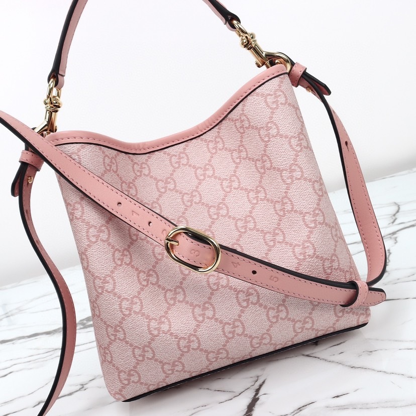 GUCCI GG EMBLEM MINI BUCKER BAG