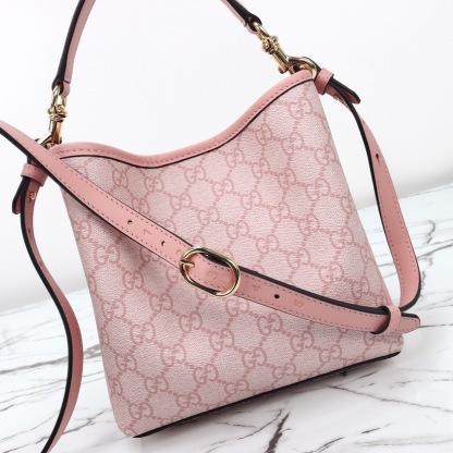 GUCCI GG EMBLEM MINI BUCKER BAG