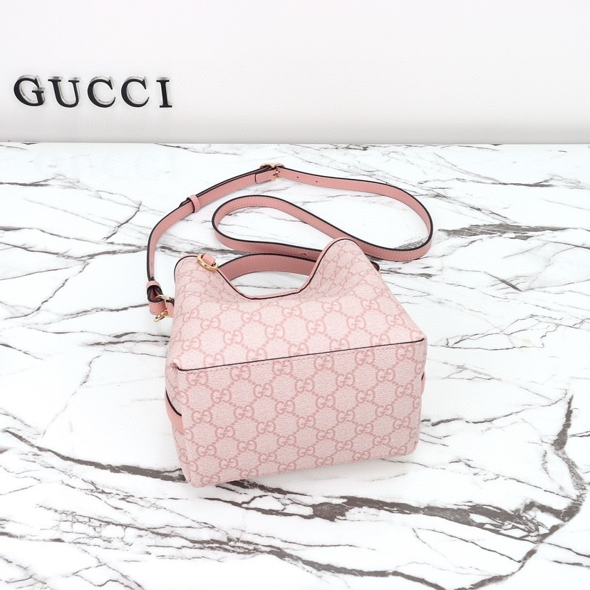 GUCCI GG EMBLEM MINI BUCKER BAG
