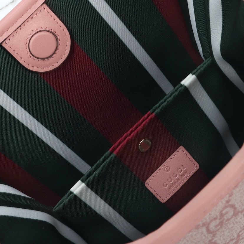 GUCCI GG EMBLEM MINI BUCKER BAG