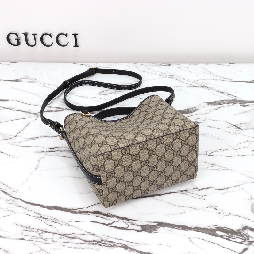 GUCCI GG EMBLEM MINI BUCKER BAG