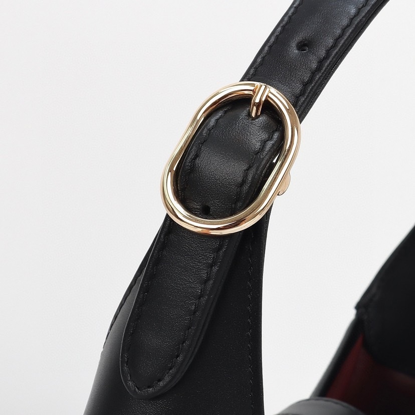 GUCCI JACKIE MEDIUM BAG