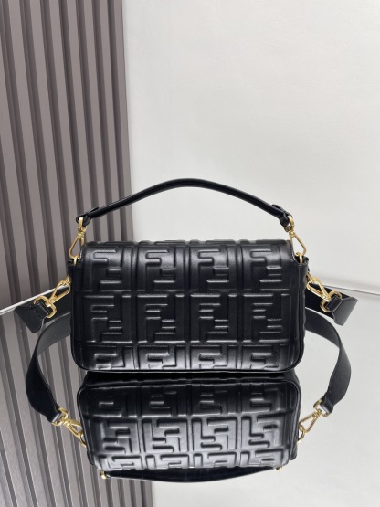 Fendi Baguette 
