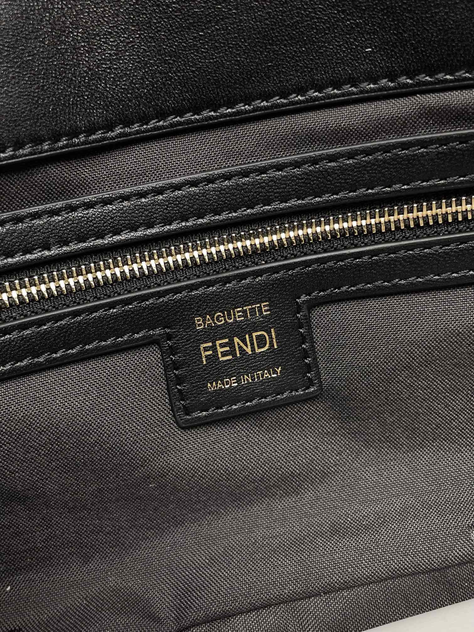 Fendi Baguette 