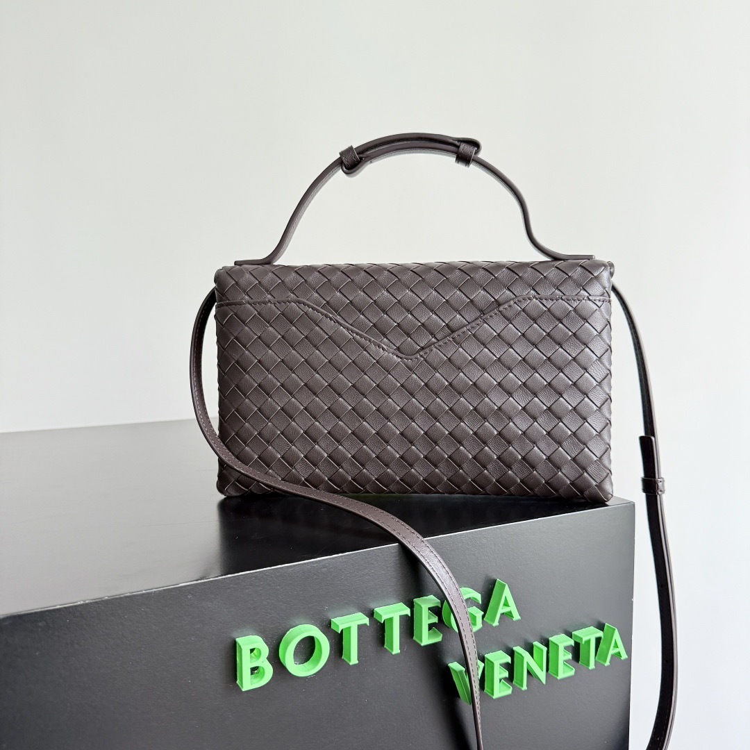Bottega Veneta Knot Lock