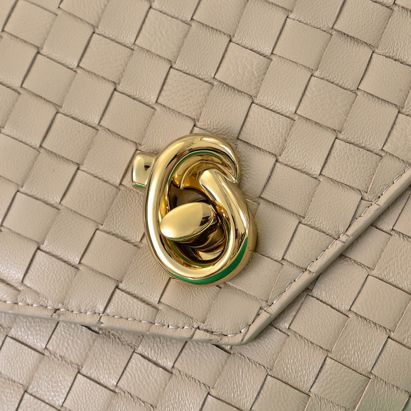 Bottega Veneta Knot Lock