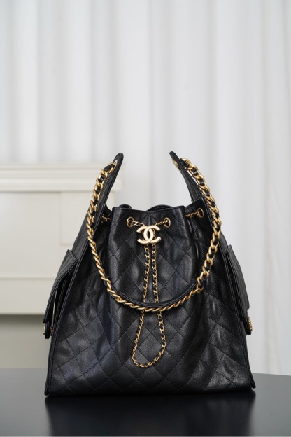 CHANEL 25 Medium Handbag