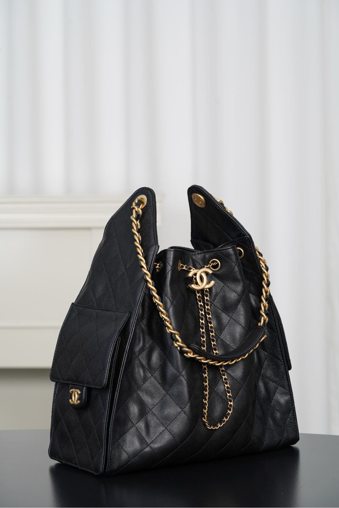 CHANEL 25 Medium Handbag
