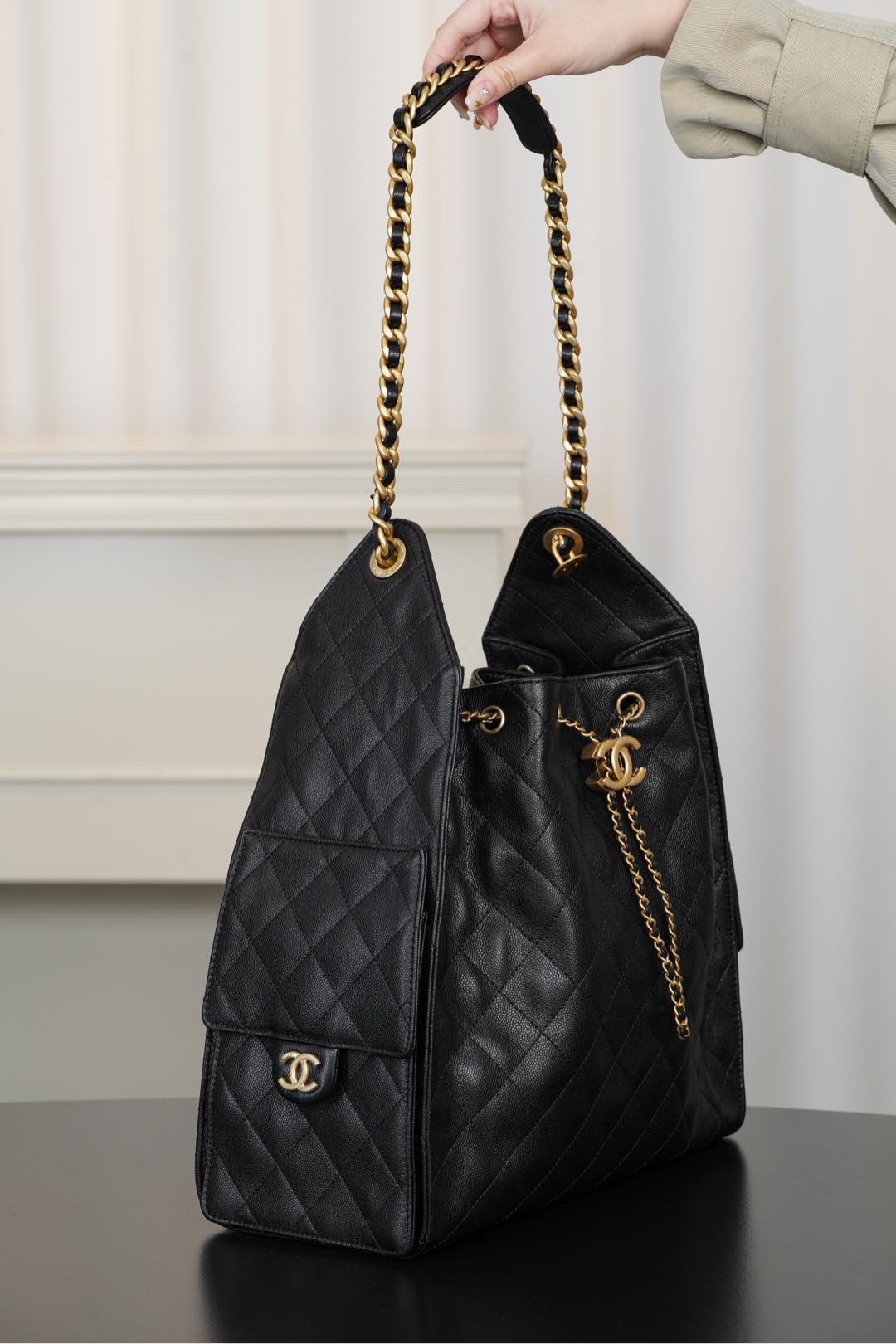 CHANEL 25 Medium Handbag