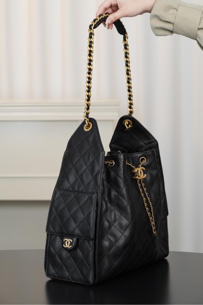 CHANEL 25 Medium Handbag