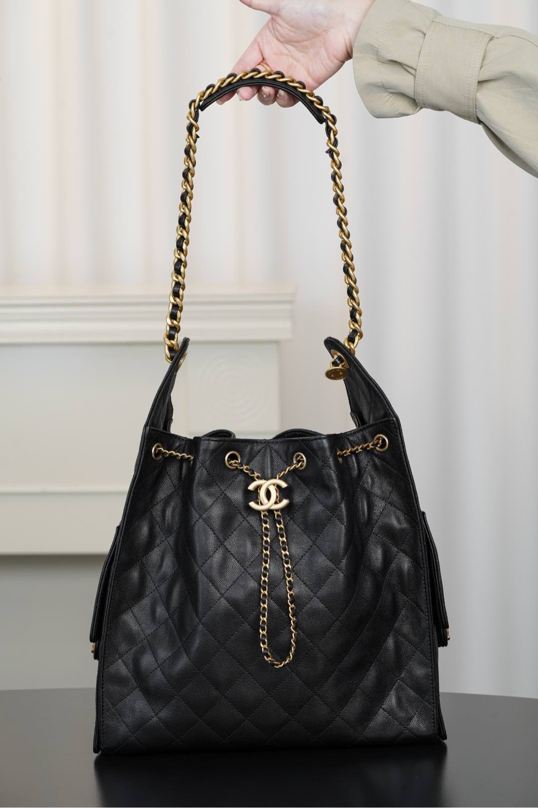 CHANEL 25 Medium Handbag
