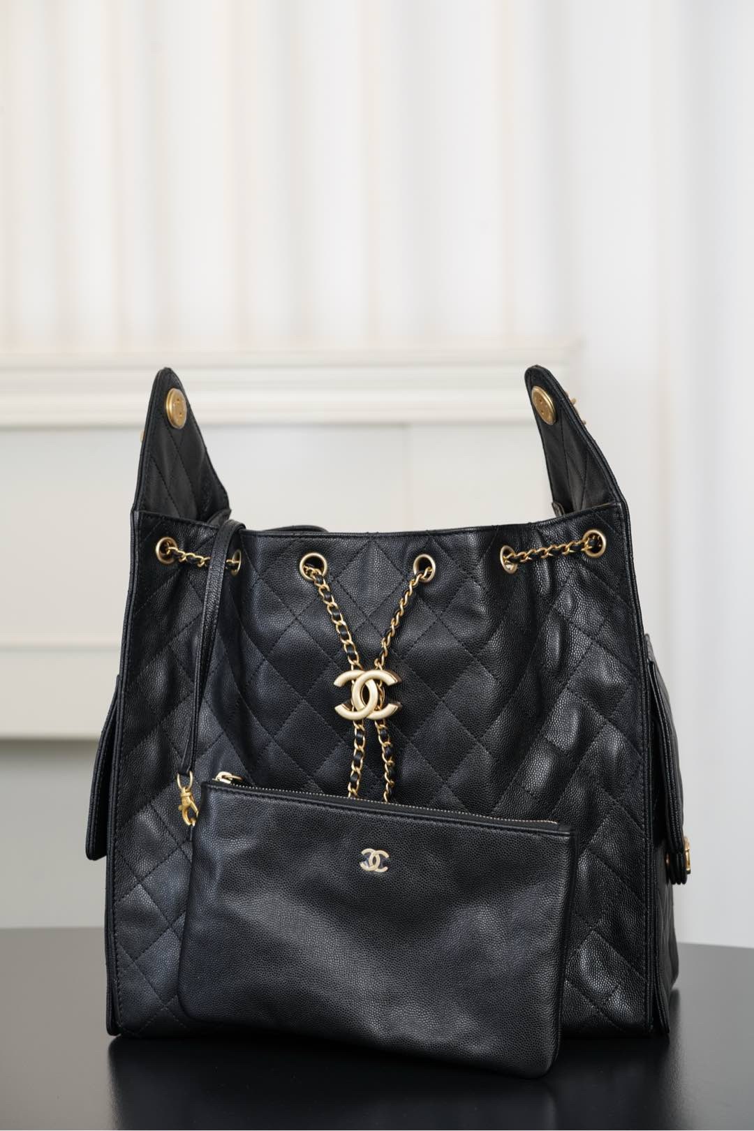 CHANEL 25 Medium Handbag