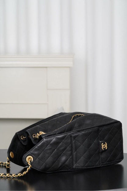 CHANEL 25 Medium Handbag