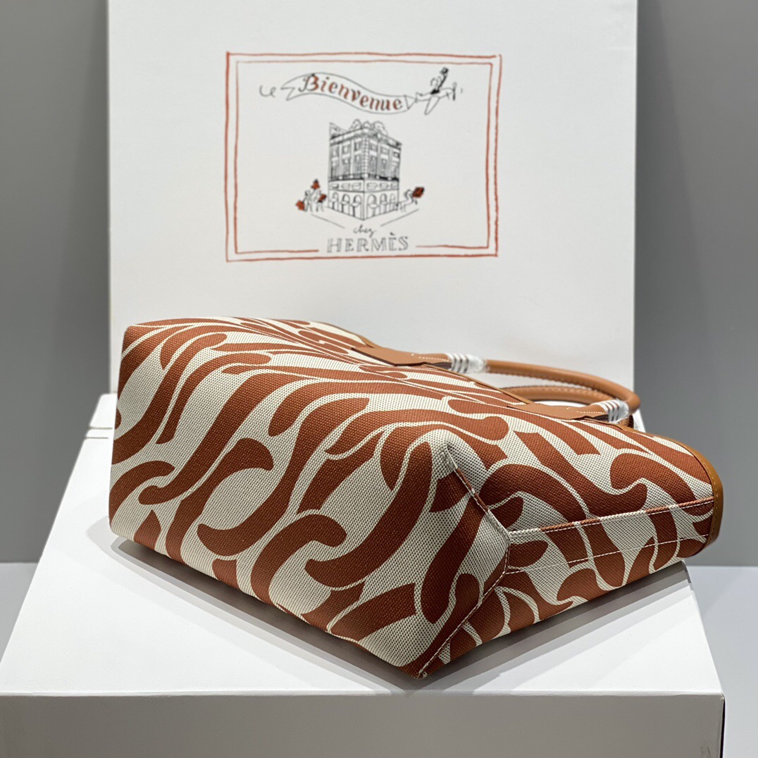 Steeple 25 bag