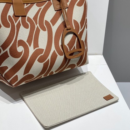 Steeple 25 bag